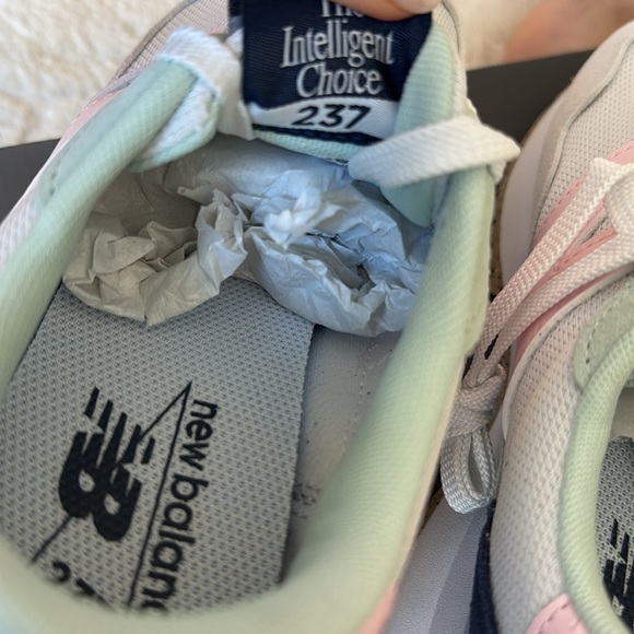 New Balance Women's 237 Retro Sneaker - Picture 13 of 16
